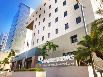 Banreservas busca fortalecer sus sucursales en el exterior