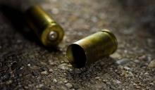 Hieren de bala a un hombre mientras estaba sentado en un sector de Hato Mayor