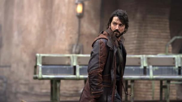 Diego Luna habla sobre la última temporada de Andor y los latinos en los Emmy