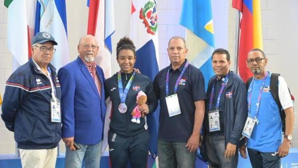 Fransheska Matías da bronce en pesas a República Dominicana