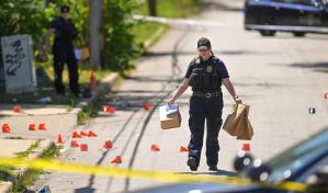 Al menos tres muertos y cinco heridos en dos tiroteos en Kansas City