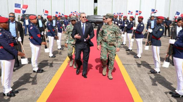 Luis Abinader sale hacia Belice la tarde del lunes para reunión del SICA