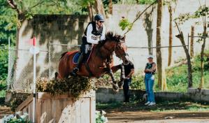 González Valdez perfecto en jornada ecuestre y lidera en individual modalidad Eventing