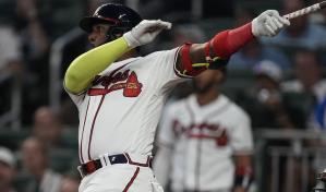Marcell Ozuna rompe empate con jonrón y Strider poncha a 10 en triunfo de Bravos