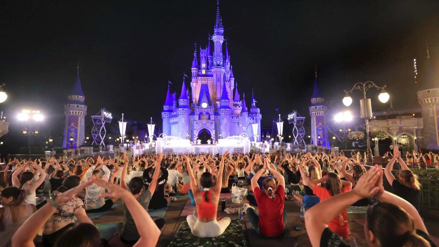 DeSantis y aliados piden a un juez desestimar demanda de Disney