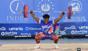 Crismery Santana gana plata y bronce en pesas de los Juegos de San Salvador