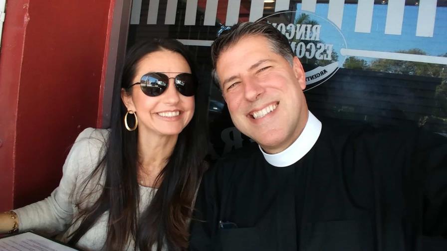 El Padre Alberto Cutié celebró 14 años de matrimonio