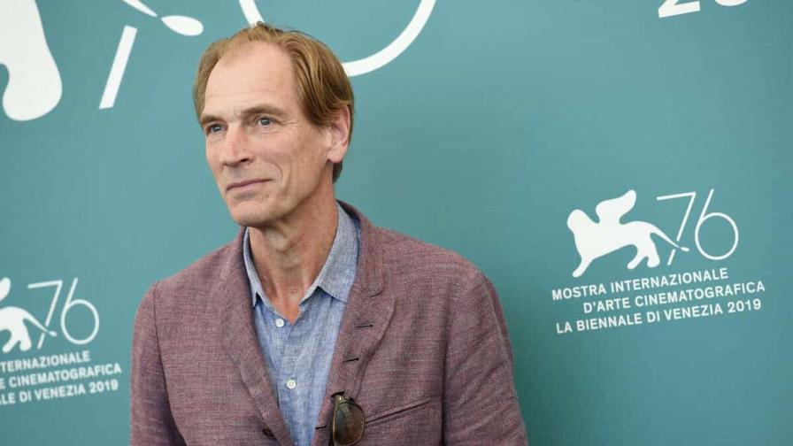 ¿Quién es Julian Sands, el actor que lleva más de cinco meses desaparecido?