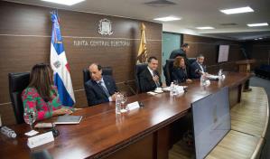 PRD y APD depositan 20 % de reservas de candidaturas ante la JCE