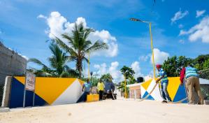 Alcaldía inaugura puente que une los sectores San Pedro y Villa Cristal, en Higüey