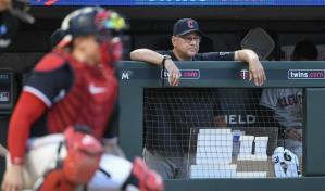 Llevan a Francona al hospital para m&aacute;s pruebas tras sentirse mal antes del juego ante Reales