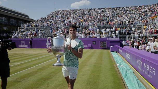 Carlos Alcaraz e Iga Swiatek, máximos preclasificados en Wimbledon