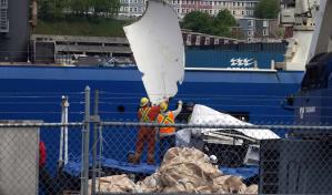 La Guardia Costera de EE.UU. recupera restos humanos de los escombros del Titán