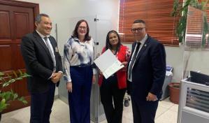 Casi a la medianoche partidos depositan reservas de candidaturas ante la JCE