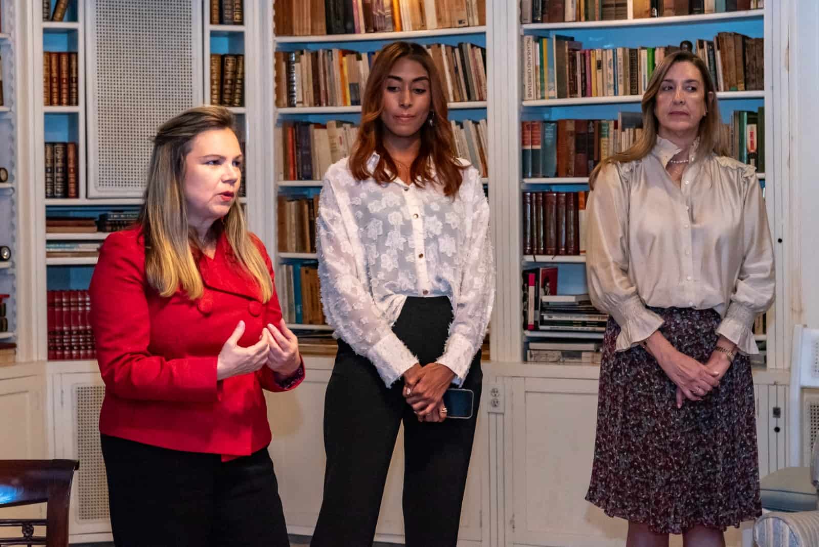 Margarita Miranda de Mitrov, Vera Peralta y Marisol Rodríguez Copello.