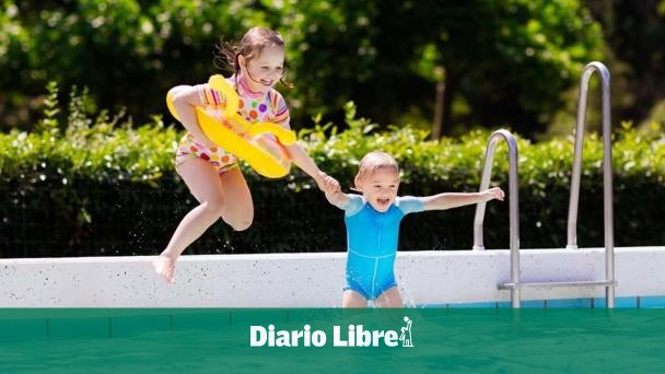 Valla De Seguridad En La Piscina Con Puerta De Protección Infantil