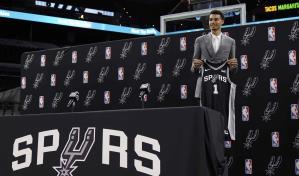 La estatura de Wembanyama quedó precisada por los Spurs