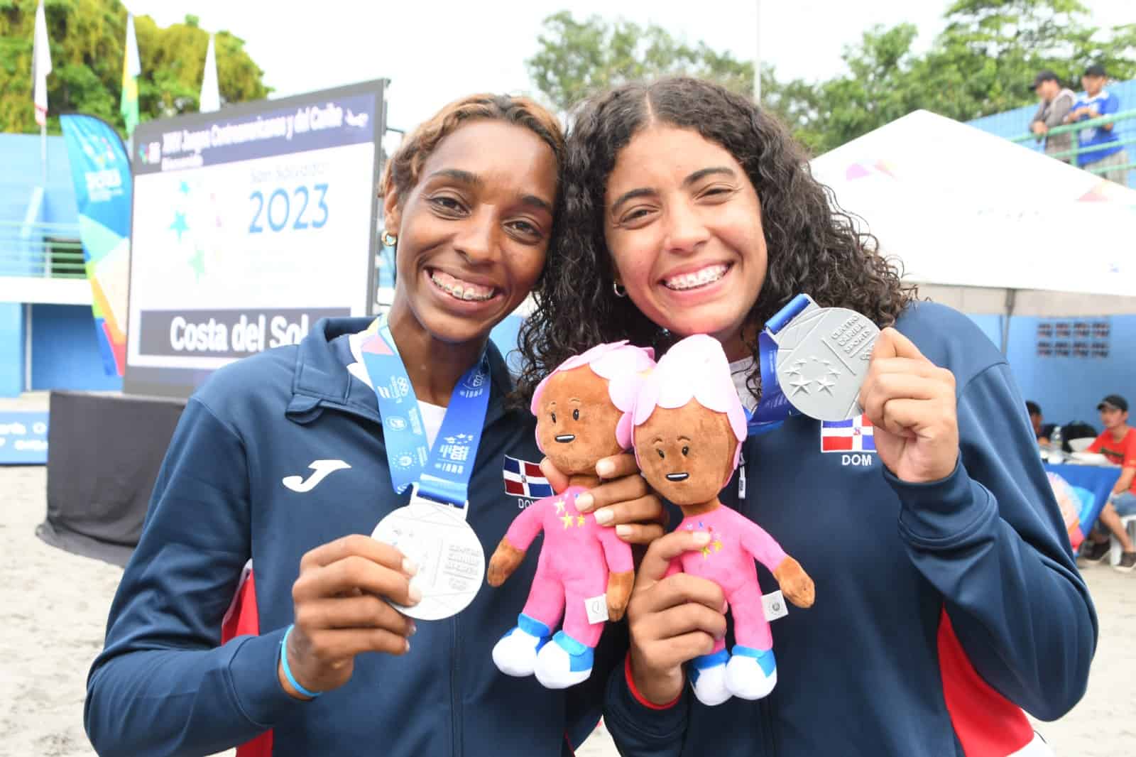 Julibeth Payano y Bethania Almanzar 