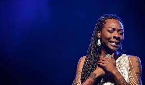 Buika y su rico repertorio en el Teatro La Fiesta del Hotel Jaragua