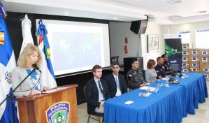Policía Nacional recibe equipos para combatir el crimen trasnacional