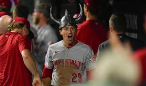 Rojos se imponen por 11-7 en la décima a Orioles y se llevan la serie en Camden Yards