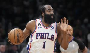 Harden opta por su opción de contrato con los 76ers