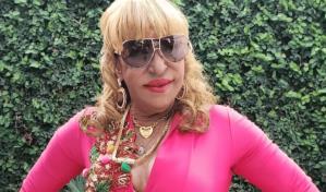 Fefita La Grande sufre caída en un aeropuerto