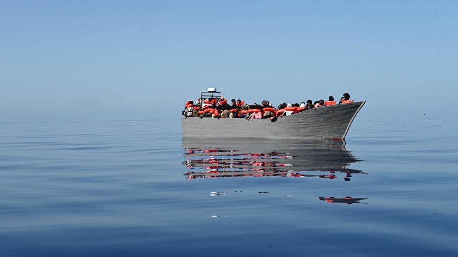 Repatrian a 44 dominicanos tras interceptar sus barcos en aguas de Puerto Rico