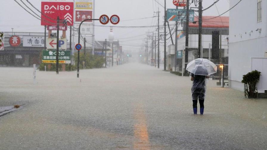 Fuertes lluvias dejan inundaciones y un desaparecido en el centro de Japón
