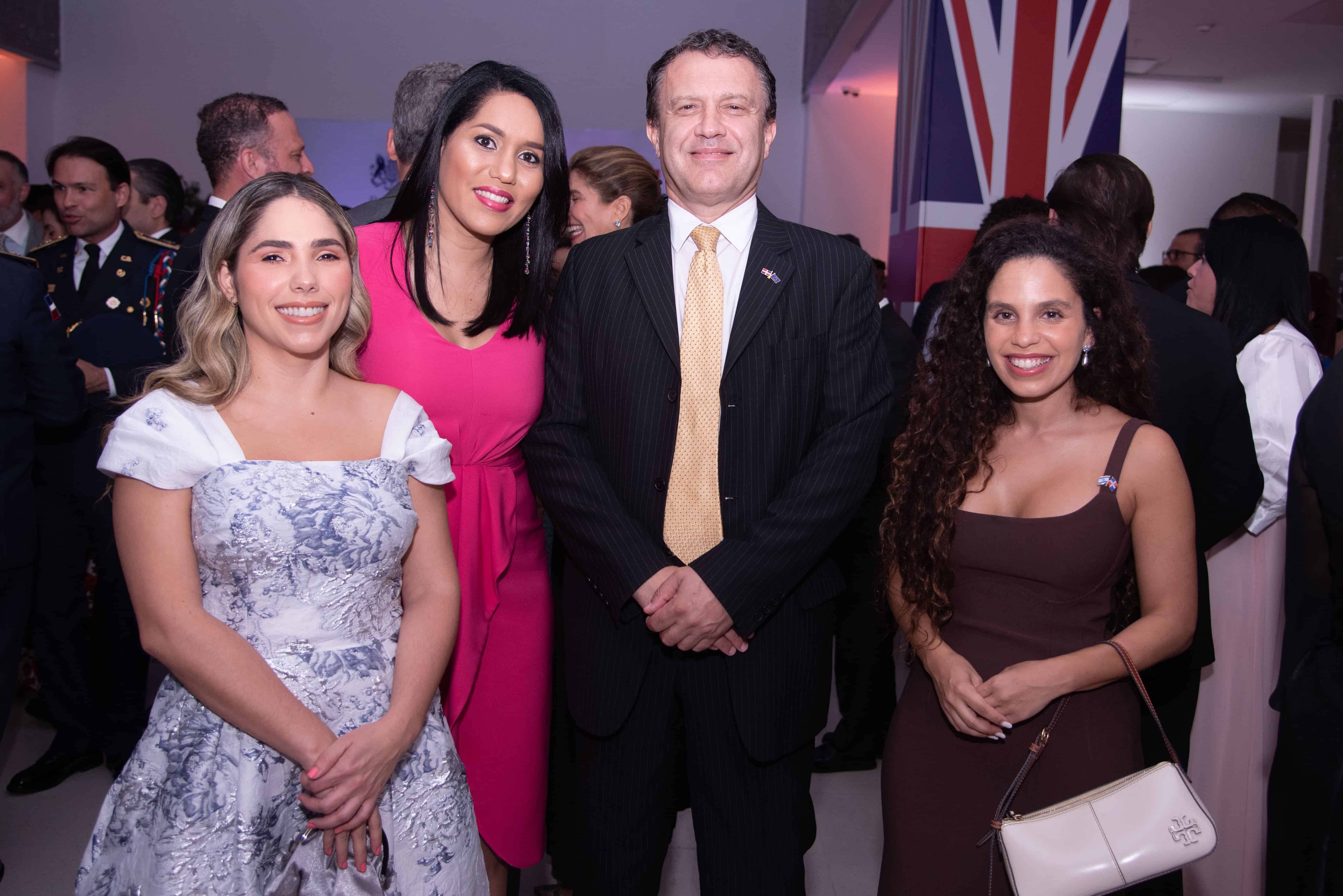 Michelle Saint Amand, Lorenny Solano, Yves Ferreira y Avia Levy.