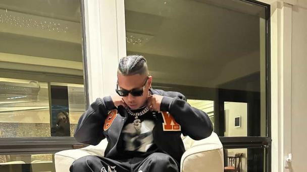 Fuego lanza Metro, una canción que adopta por completo su esencia trap