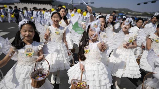 Surcorea rejuvenece tras cambiar la manera de contar la edad de su población
