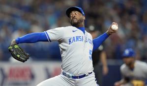 Aroldis Chapman pasa a los Vigilantes de Texas