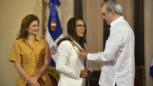 Ministro anuncia bono para maestros logren alfabetizar estudiantes oportunamente