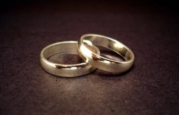 El 27 % de los hispanos de 40 años de edad en EEUU nunca se han casado, releva estudio