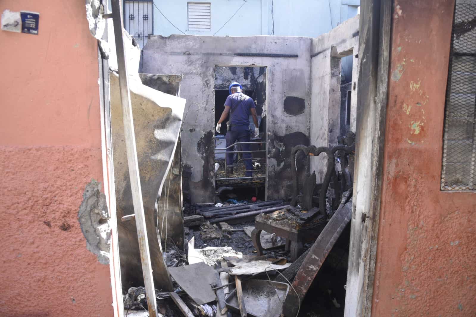 El incendio ocurrió en la calle 38 del sector Villas Agrícolas, en el Distrito Nacional.