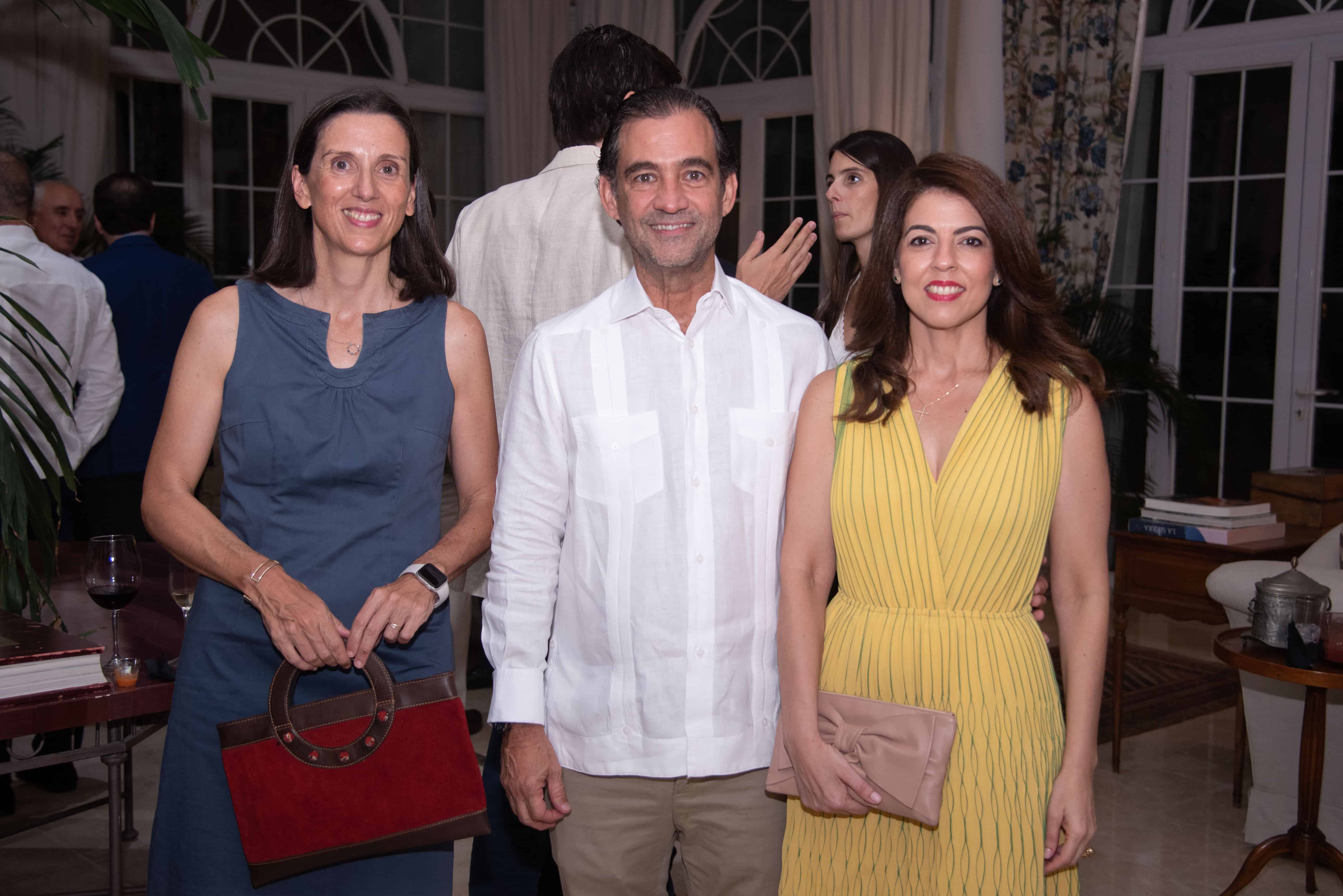 Ana Snchez, Jorge Urgal y Shantal Zuleta.