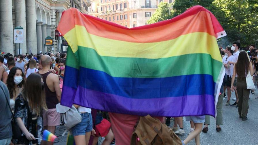 Ser mayor LGTB en España: sobrevivir a la dictadura, hacerse visible y combatir la soledad