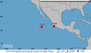 Beatriz se fortalece a huracán en el Pacífico mexicano