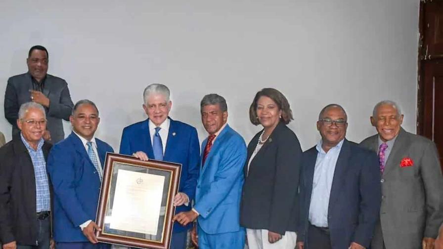 Reconocen a Eduardo Estrella como Miembro Honorífico del Colegio Dominicano de Periodistas