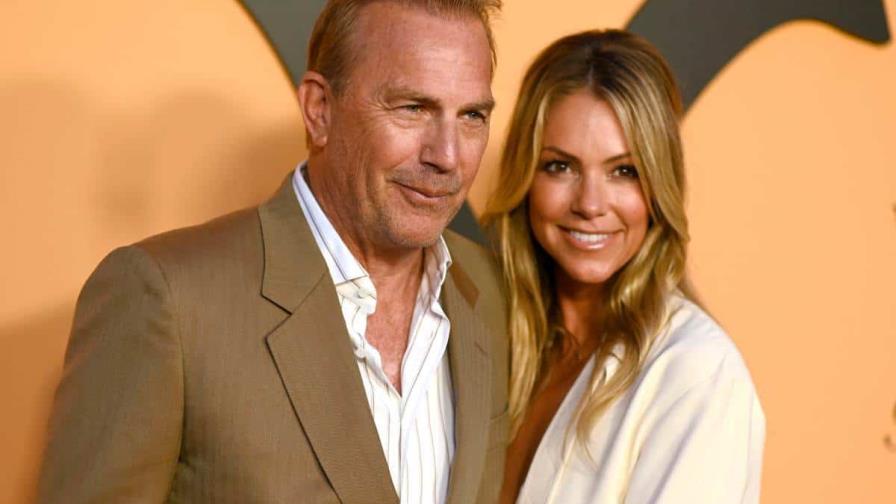 Kevin Costner sugiere que su exesposa usa el dinero de la manutención en cirugías plásticas