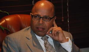 Alfredo Pacheco inscribe precandidatura nuevamente como diputado