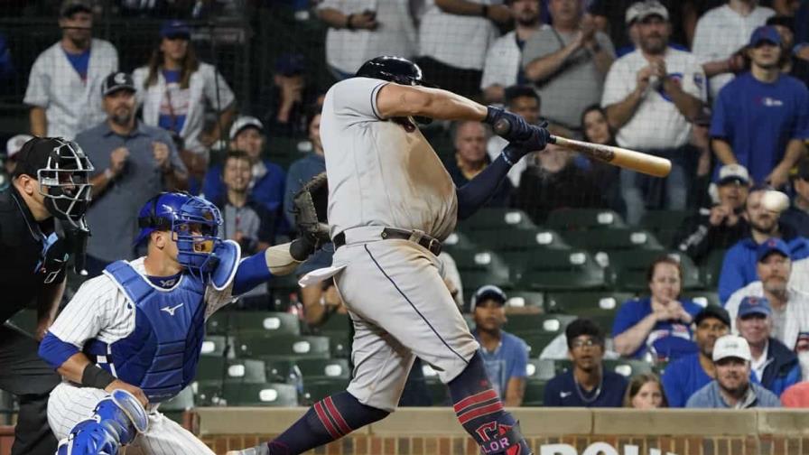 Guardianes vencen 8-6 a Cachorros con sencillo de dos carreras de Naylor en la décima Guardianes vencen 8-6 a Cachorros con sencillo de dos carreras de Naylor en la décima