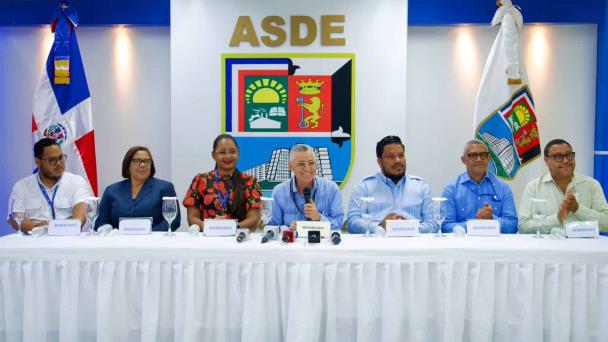 Alcalde Manuel Jiménez comprará 50 camiones de recolección de basura