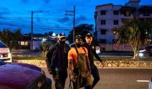 Migración detiene a 20 haitianos en Malecón de la Zona Oriental