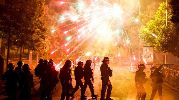 Más de 350 personas detenidas por disturbios en Francia