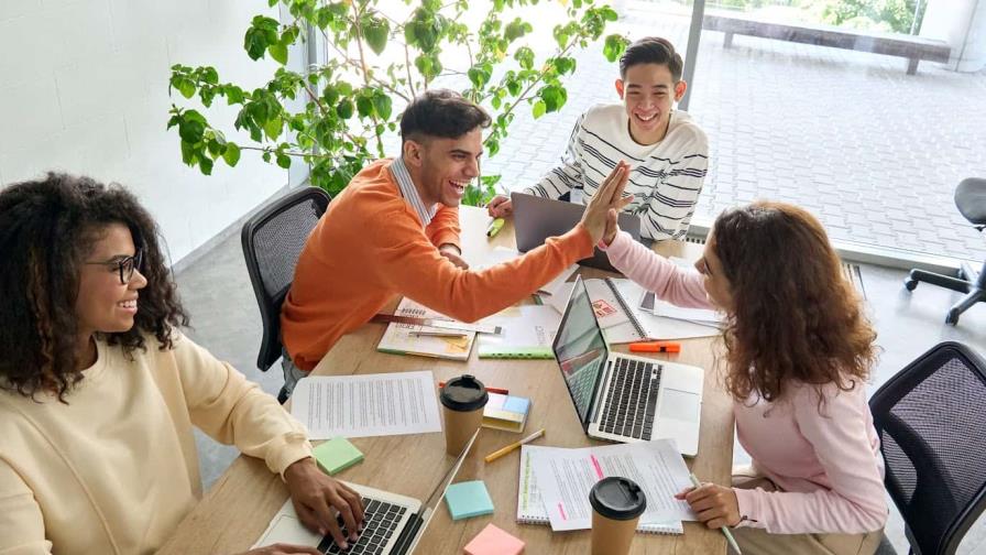 Estudio revela que los dominicanos desean mejores condiciones laborales Estudio revela que los dominicanos desean mejores condiciones laborales