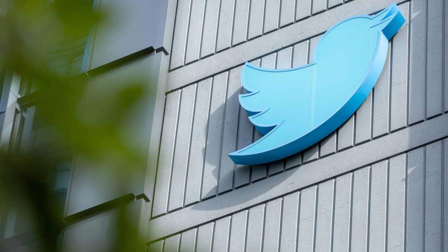 Twitter explica que sus restricciones buscan combatir bots que recaban datos para la IA