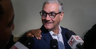 Gonzalo Castillo anuncia que Estados Unidos le restituy&oacute; su visa y agradece a Donald Trump