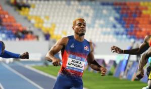 José González gana plata en los 100 metros planos en San Salvador